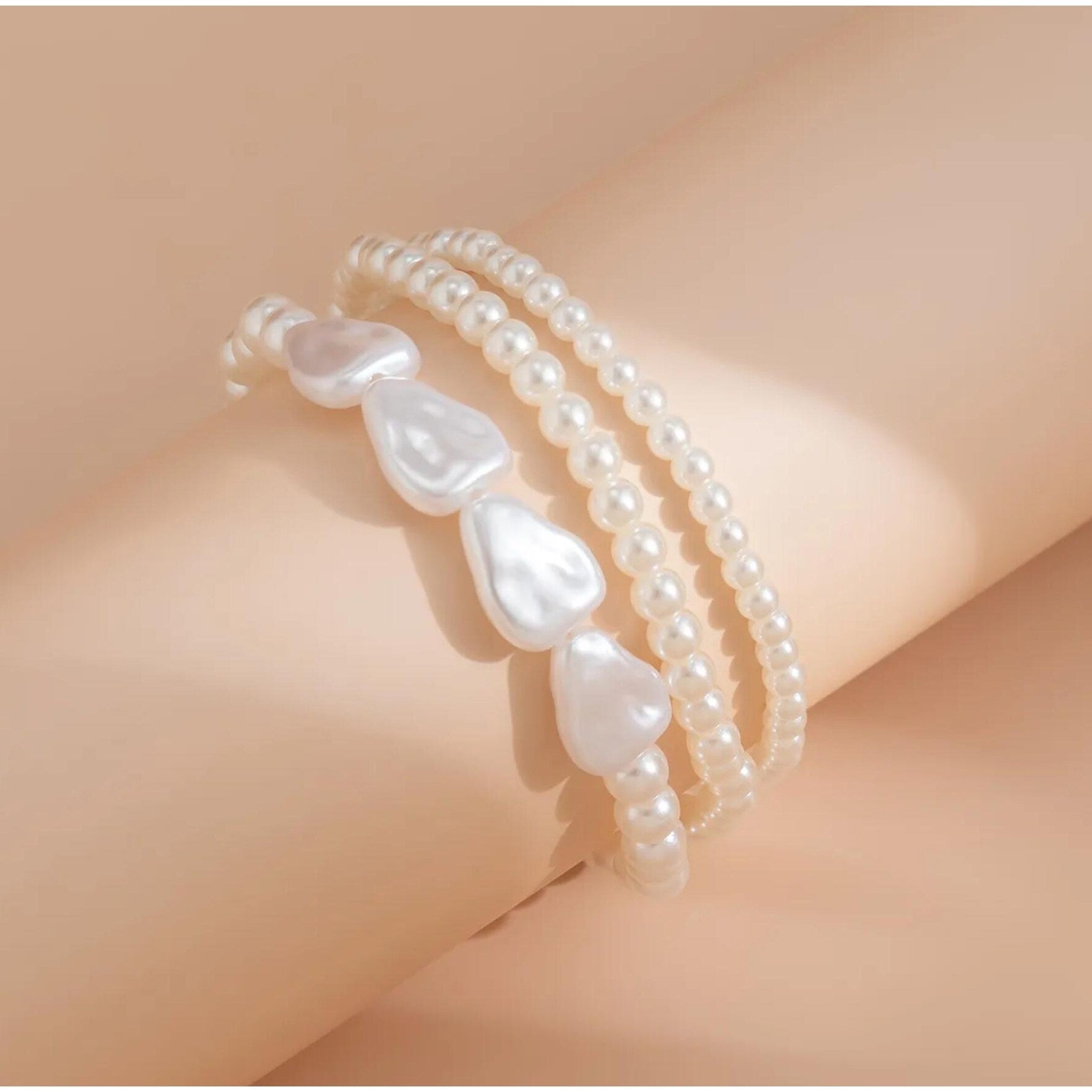 Premium Triple-Strand Imitation Pearl Bracelet - Elegant Layered Design