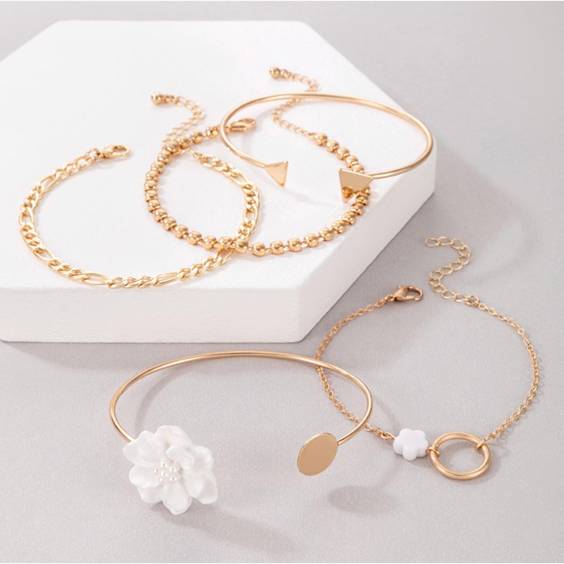 Premium Gold-Tone Floral Chain Bracelet Set - Ultimate Stackable Jewelry